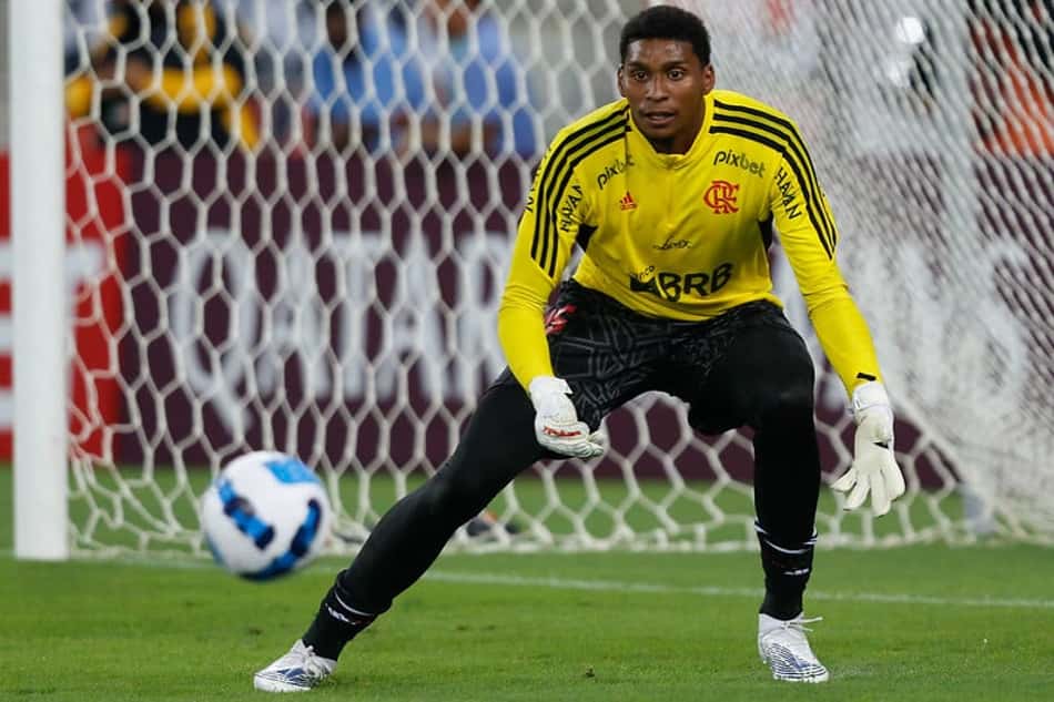 Após falhas recentes e vaias, Hugo manda recado à torcida do Flamengo