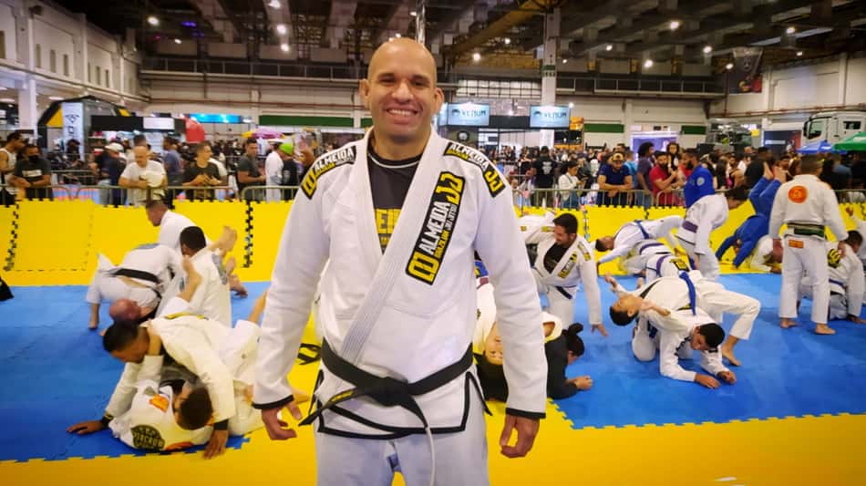 Almeida Jiu-Jitsu em alta: seminário no Arnold South America 2022 abre maio vencedor da equipe