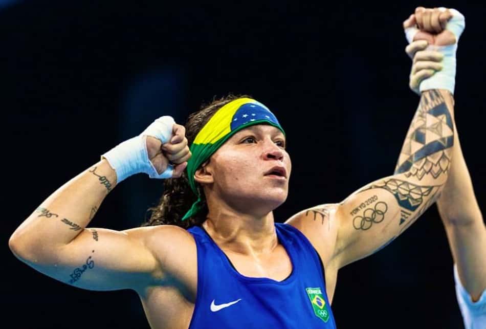 Beatriz Ferreira domina italiana e se garante na final do Mundial de boxe