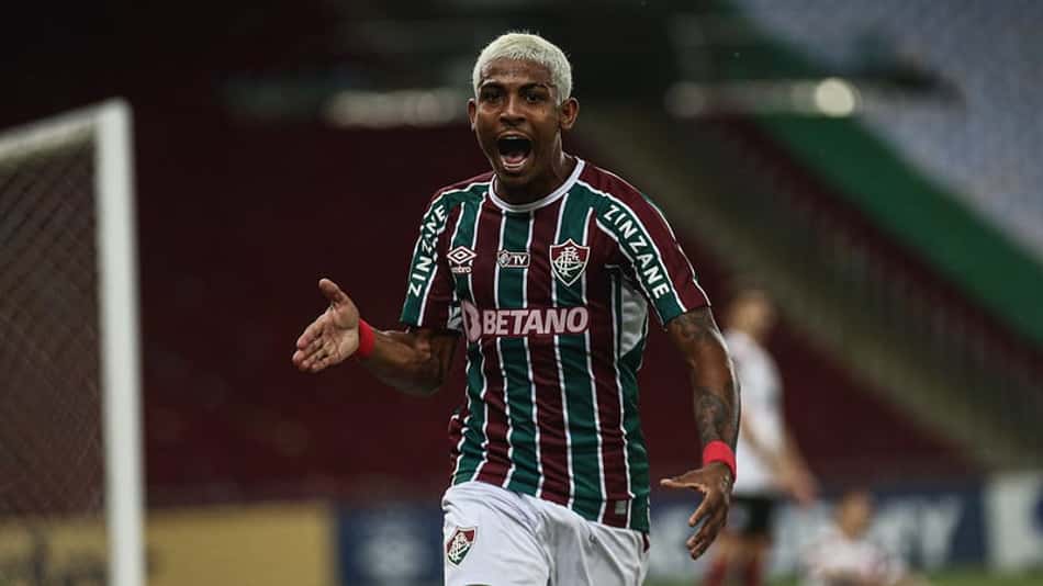 John Kennedy completa 20 anos com quatro meses sem jogar, expectativas e polêmicas no Fluminense