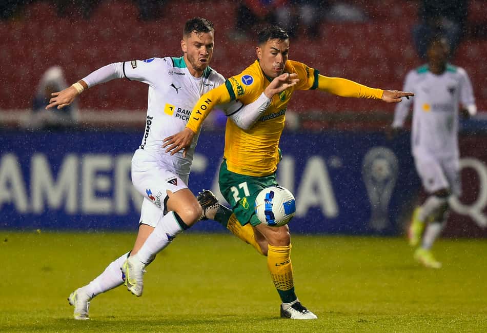 LDU arranca empate contra Defensa e terá "final" contra Atlético-GO por vaga na Copa Sul-Americana
