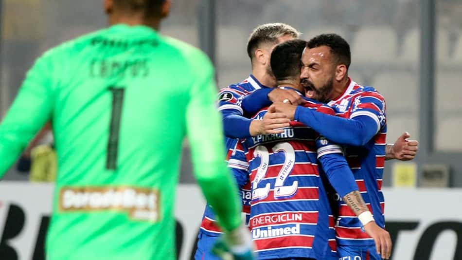 Fortaleza domina, vence Alianza Lima e segue vivo na Libertadores