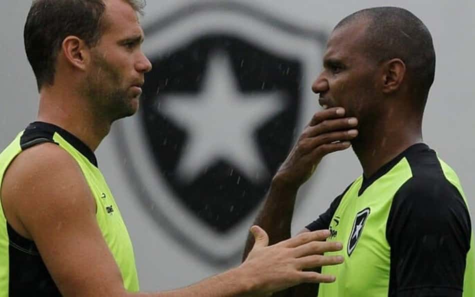 Jefferson parabeniza Joel Carli por marca no Botafogo: 'Muito bom ter jogado ao seu lado, craque'