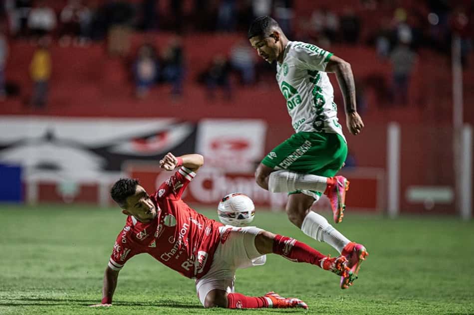 Vila Nova e Chapecoense empatam sem gols pelo Brasileiro da Série B