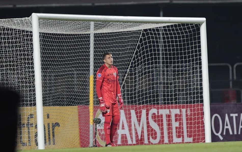 Thiago Couto busca confiança de Rogério Ceni para papel de segundo goleiro