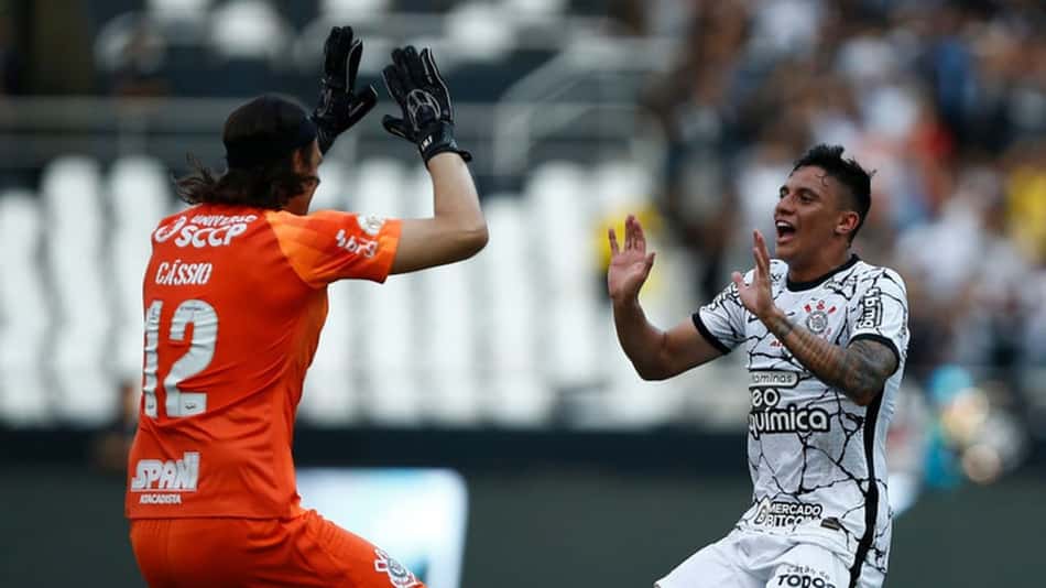 Tiozão? Ídolo do Corinthians, Cássio fala sobre jovens do elenco: 'Não vejo como meninos'