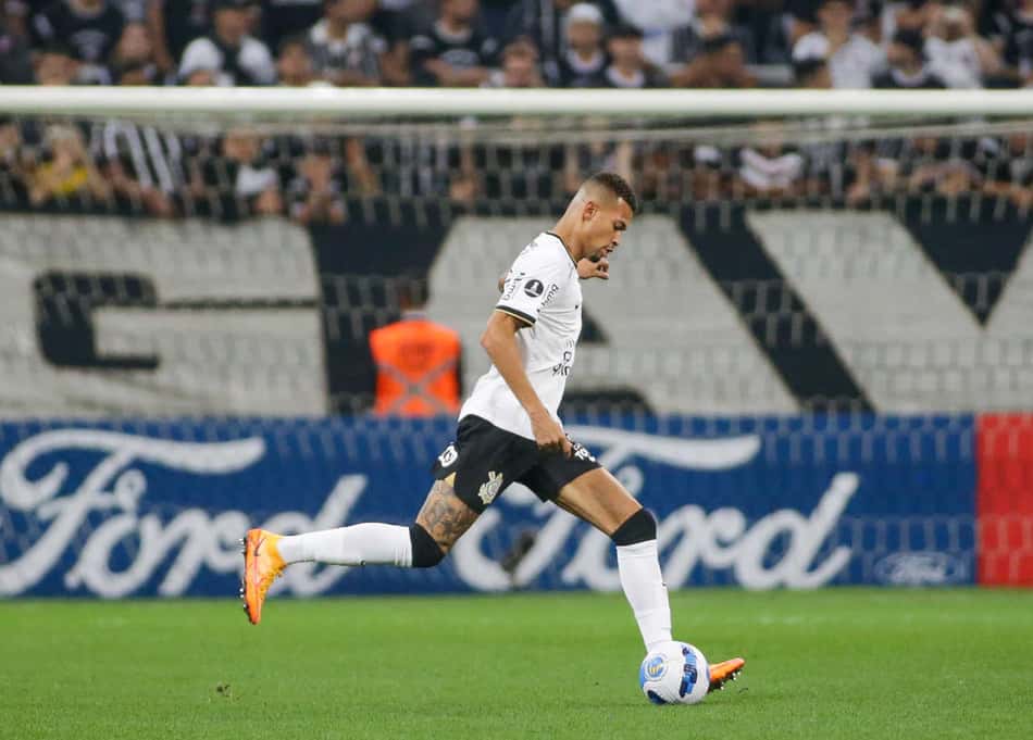 Corinthians recebe sondagens por João Victor, mas aguarda proposta para evoluir conversas