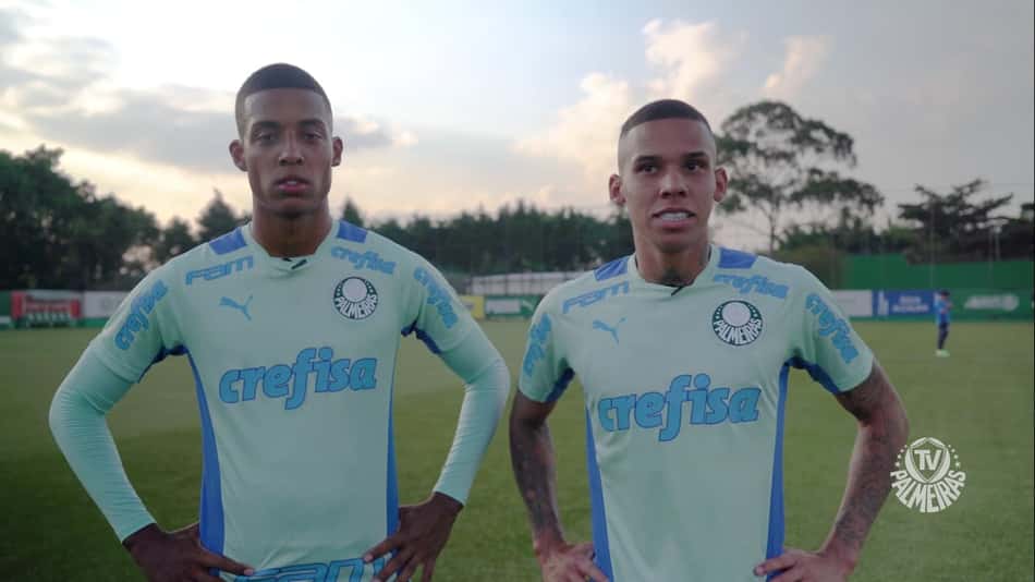Crias da Academia agradecem oportunidade de renovação com o Palmeiras: 'É fazer parte da história'