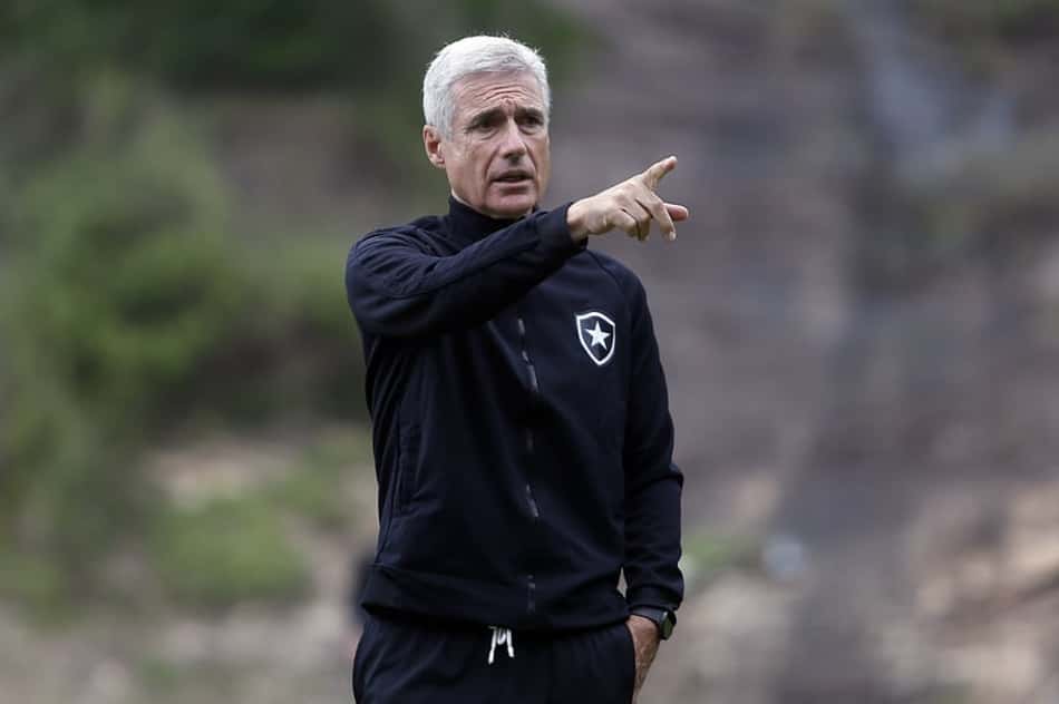Desempenho fora, chance de assumir a ponta e torcida: veja o que observar no Botafogo contra o América-MG