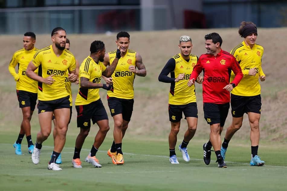 Com volta importante, Flamengo divulga relacionados para jogo contra o Goiás