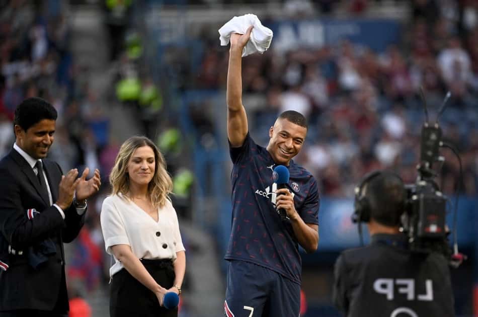 Jornais espanhóis detonam Mbappé após renovação com o PSG: 'Prefere o bolso'