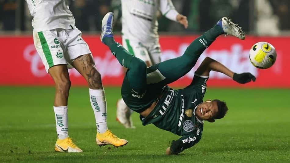 'Ronybikeson' diz que não vai desistir de gol de bicicleta pelo Palmeiras: 'Uma hora vou acertar'