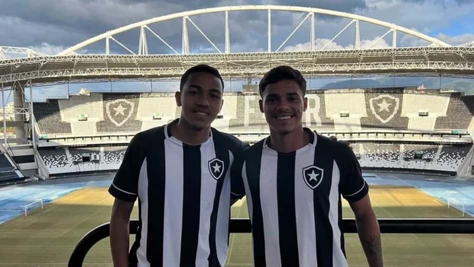 Botafogo acerta as contratações do lateral-direito Igor França e do meia Antônio Villa para o Sub-20