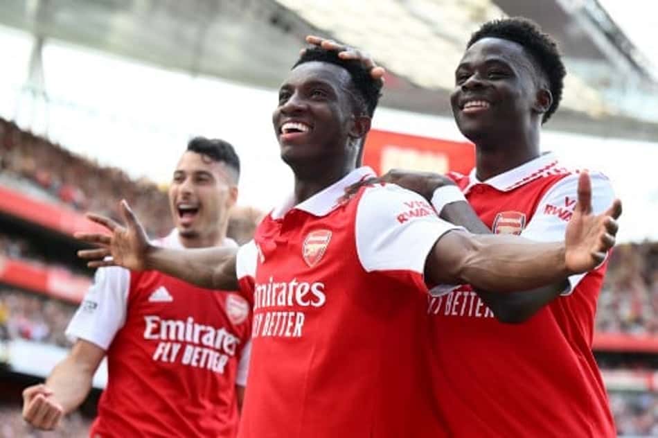 Com dois gols brasileiros, Arsenal goleia o Everton mas não consegue a vaga na próxima Champions League