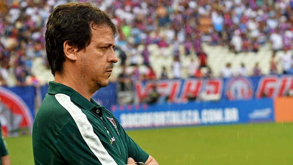 Estilo 'diferente' de Fernando Diniz no Fluminense chama atenção na web