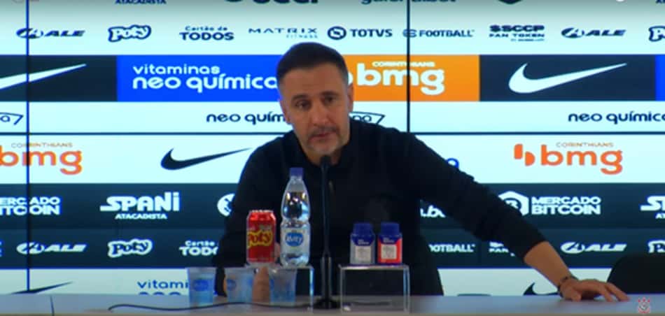 Após vexame do Corinthians, Vítor Pereira dará entrevista coletiva nesta sexta-feira
