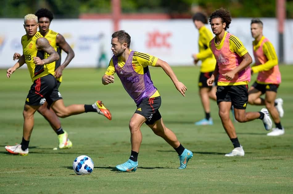 Flamengo finaliza preparação para a Libertadores; Diego Alves vai a campo
