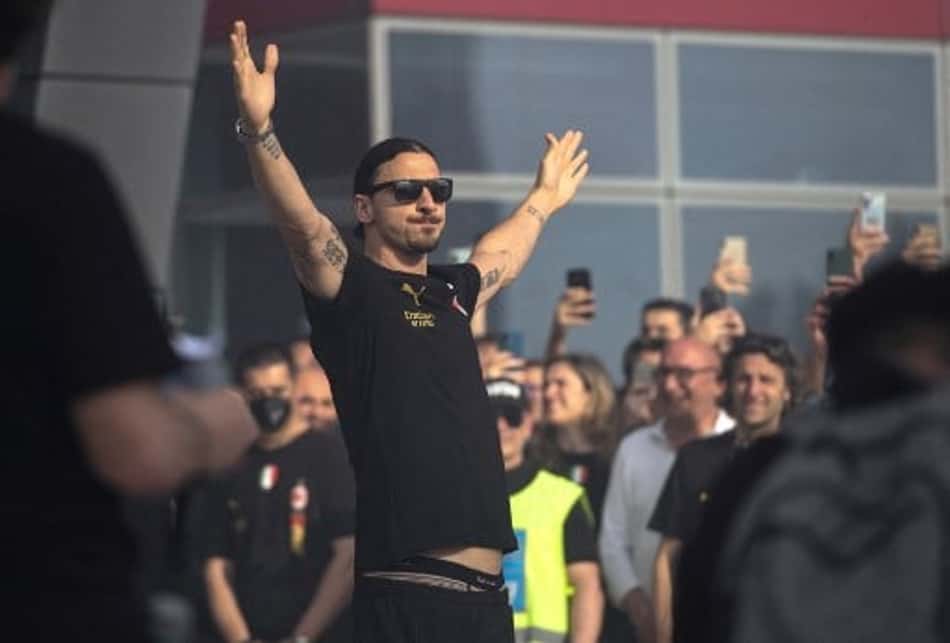 Vai aposentar? Ibrahimovic decide operar joelho e para por até 8 meses