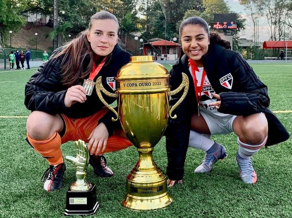 Goleira do sub-20 do São Paulo é a menos vazada e comemora título da Copa Ouro