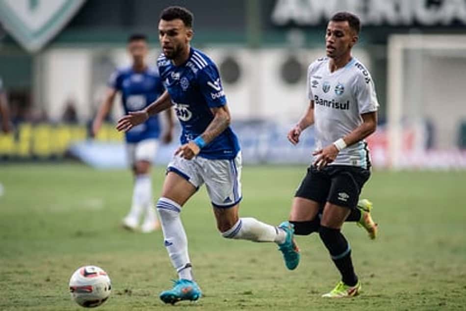 Cruzeiro e Grêmio responderão por coros homofóbicos em partida da Série B