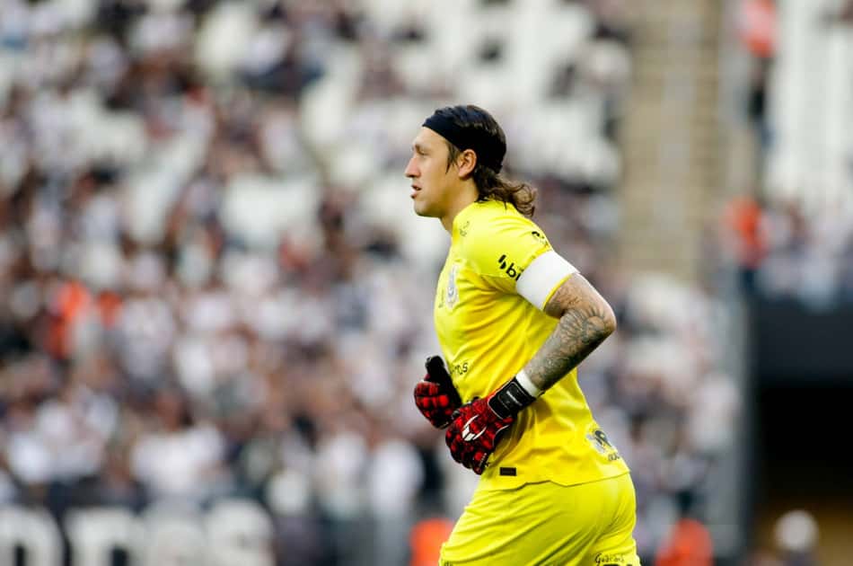 Médica do Corinthians explica problema físico sofrido pelo goleiro Cássio