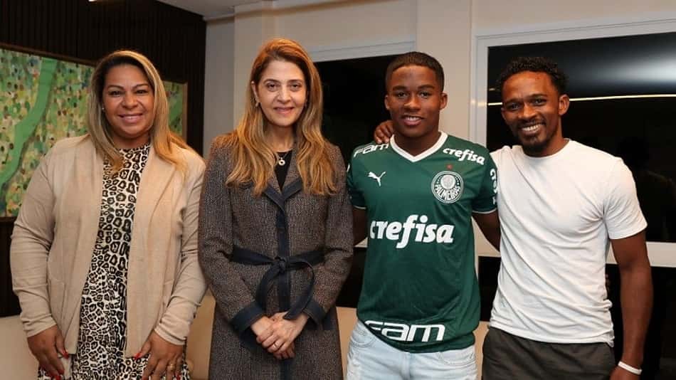 Palmeiras anuncia acordo com Endrick; contrato será assinado apenas em julho