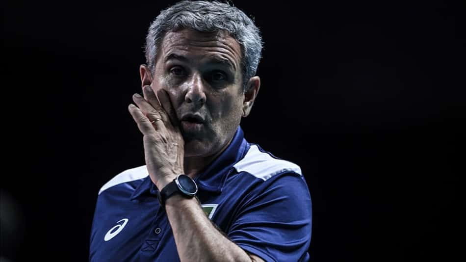 'Só peço paciência neste início', diz Zé Roberto sobre renovação na Seleção