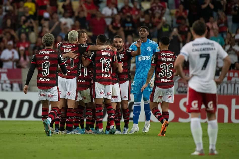 Flamengo bate o Sporting Cristal pela Libertadores em noite de falha de Hugo e novas vaias no Maracanã