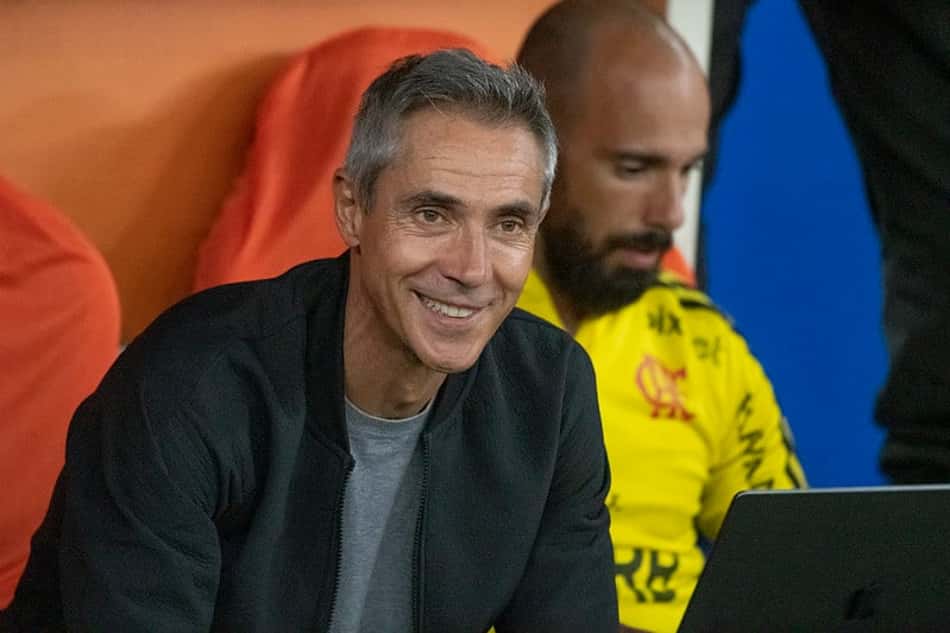 Paulo Sousa avalia comportamento da torcida do Flamengo e falhas de Hugo: 'Está em crescimento'