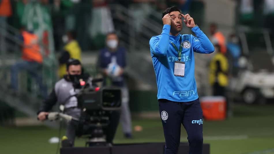 Abel defende identidade do Palmeiras: 'Ainda que o escudo fosse tapado, todos saberiam que é nosso time'