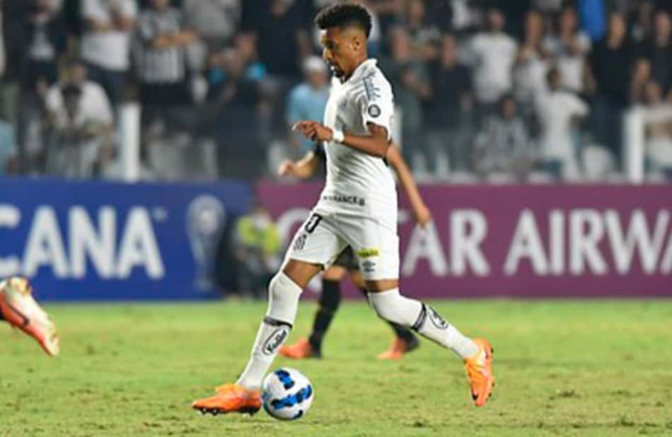 Bruno Oliveira renasce no Santos e ganha elogios de Fabián Bustos