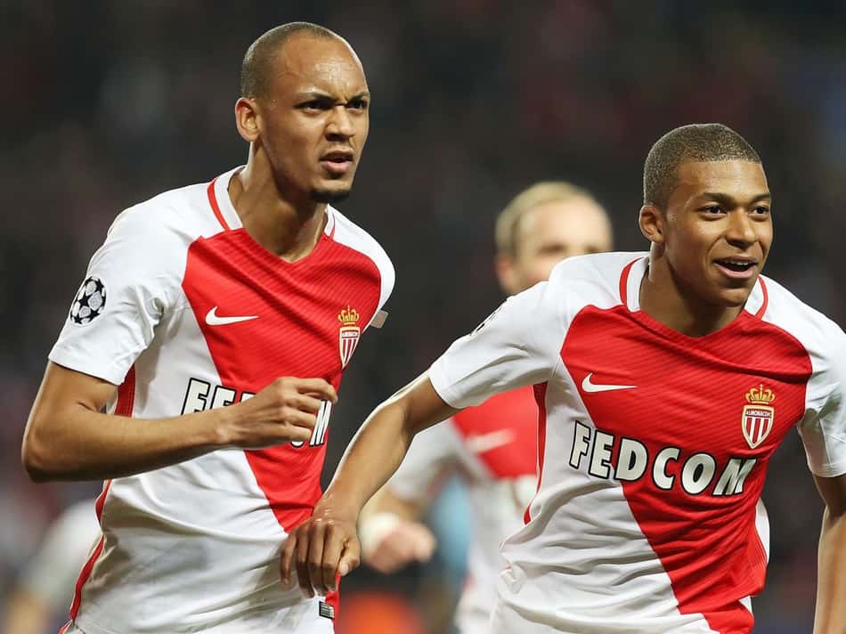 Fabinho rebate declaração polêmica de Mbappé sobre futebol sul-americano