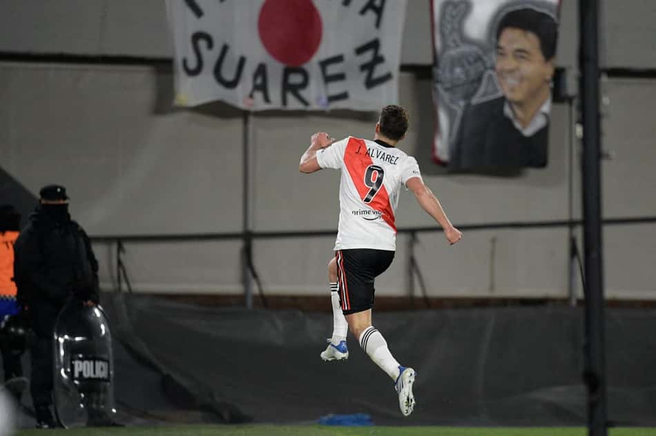 Julián Álvarez marca seis gols, e River Plate goleia Alianza Lima pela Libertadores