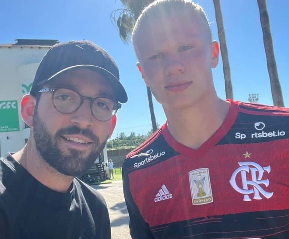 Haaland aparece com camisa do Flamengo nas redes e torcedores se empolgam: 'Vem pra cá'