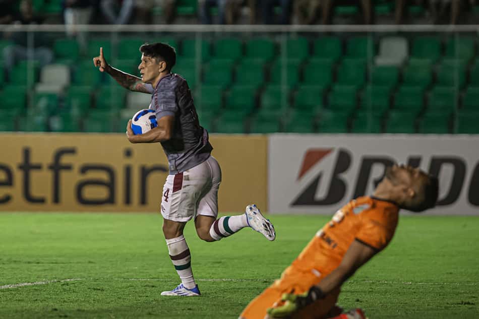 Cano dedica hat-trick à família e ao filho e exalta entrega do Fluminense: 'Agora é seguir por este caminho'
