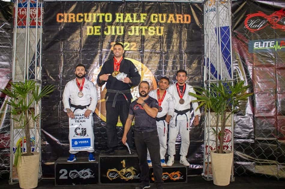 Faixa-preta Henrique Finger brilha em etapa do Circuito Half Guard de Jiu-Jitsu em Capinzal (SC)