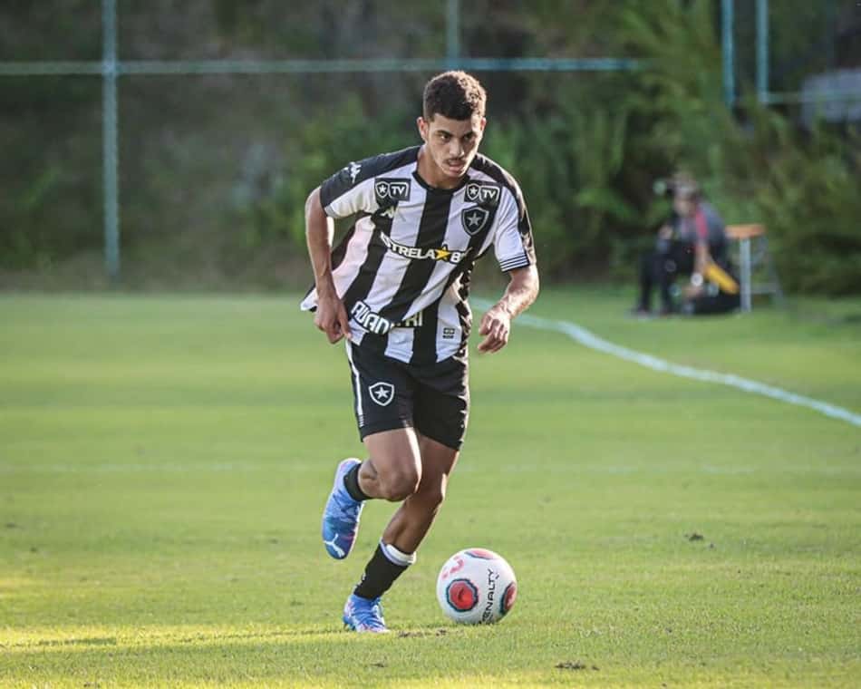 Sapata, ex-Taubaté, soma números promissores em seu início com a camisa da equipe Sub-20 do Botafogo