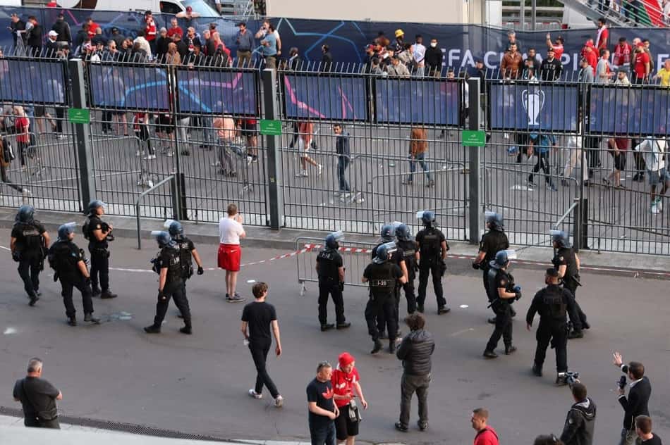 Uefa atrasa início da final da Champions League por conta de problemas do lado de fora do estádio