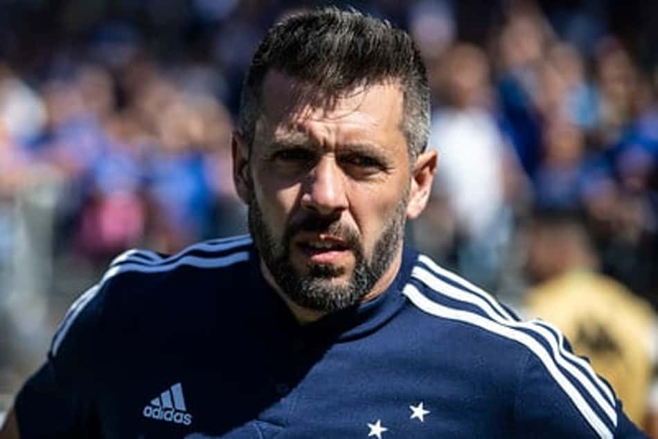 Pezzolano manda recado para o Atlético-MG: 'Vai ficar duro jogar contra o Cruzeiro'