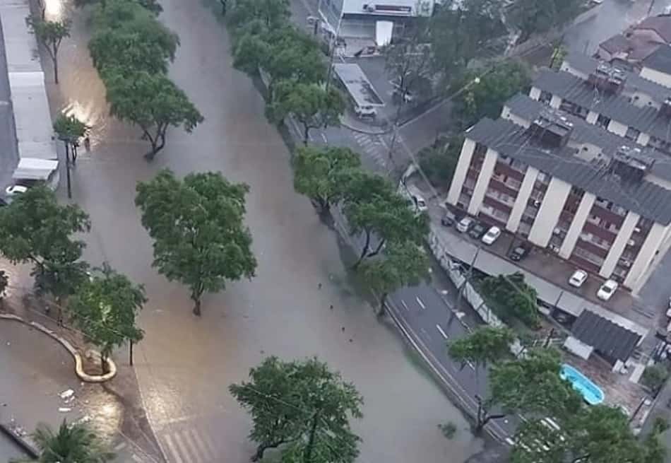 Após fortes chuvas, Sport, Náutico e Santa Cruz oferecem ajuda aos desabrigados em Recife