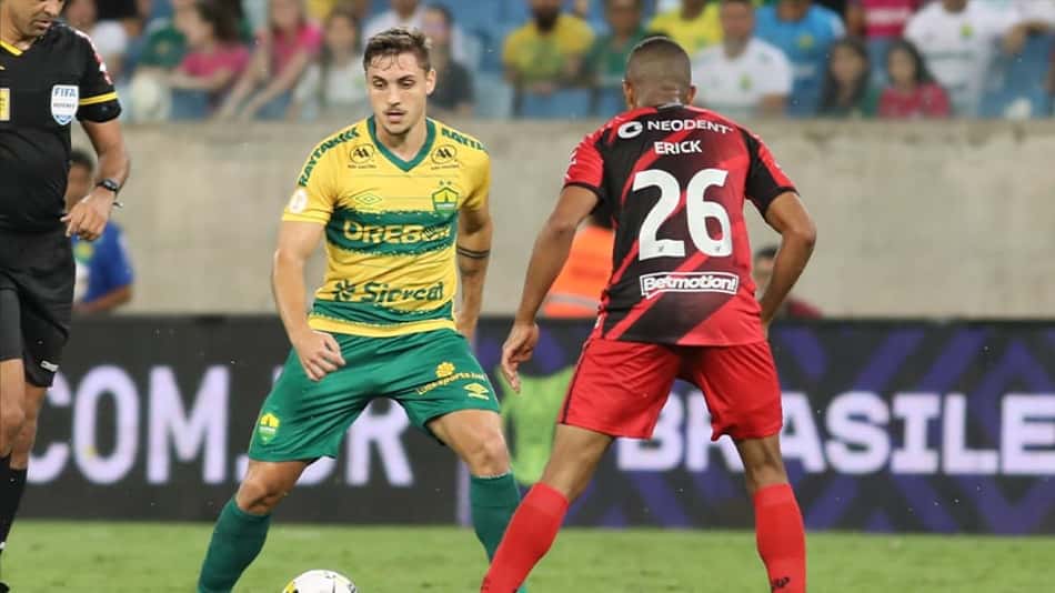 Athletico vence Cuiabá e alcança o G-6 do Campeonato Brasileiro