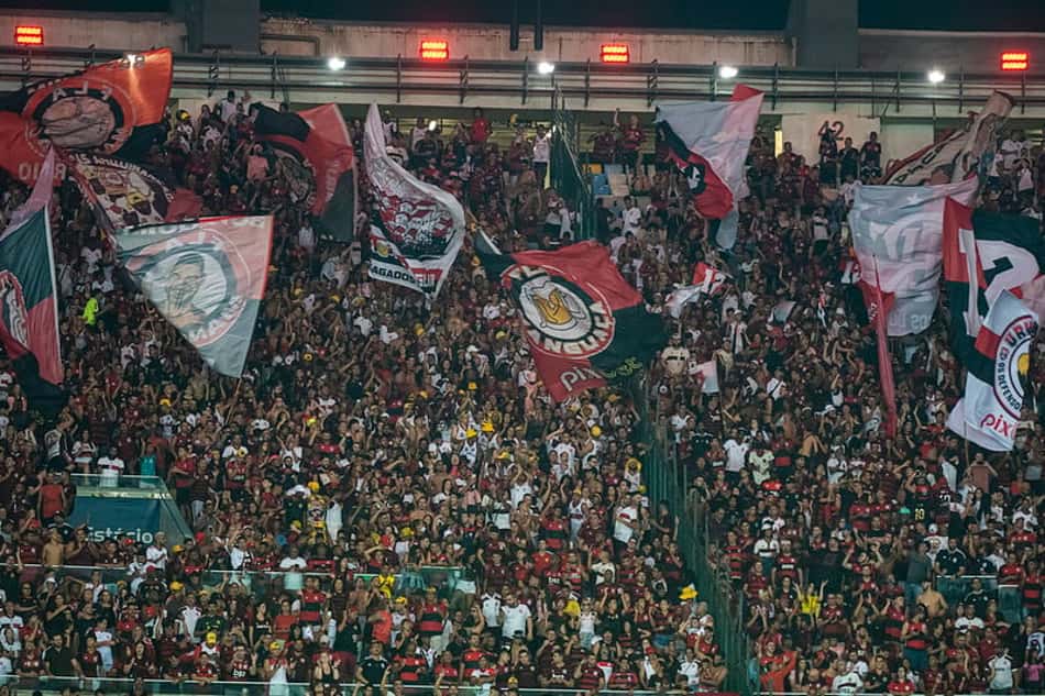 Torcida do Flamengo esgota ingressos para o jogo de ida contra o Corinthians, pela Copa Libertadores