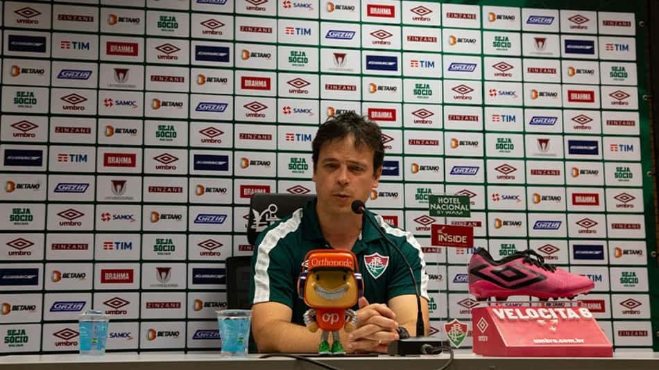 Diniz elogia Hugo e diz que se irritou com 'gols evitáveis' sofridos pelo Fluminense