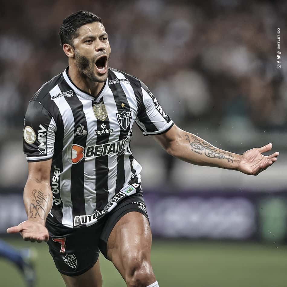 Com golaço de Hulk, Atlético-MG vira contra o Avaí e cola na liderança do Brasileirão
