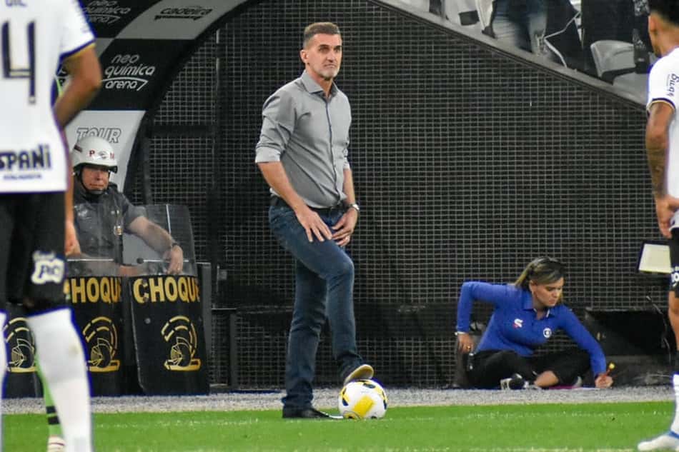 América-MG terá semana cheia para treinamento e vive expectativa por retornos no elenco