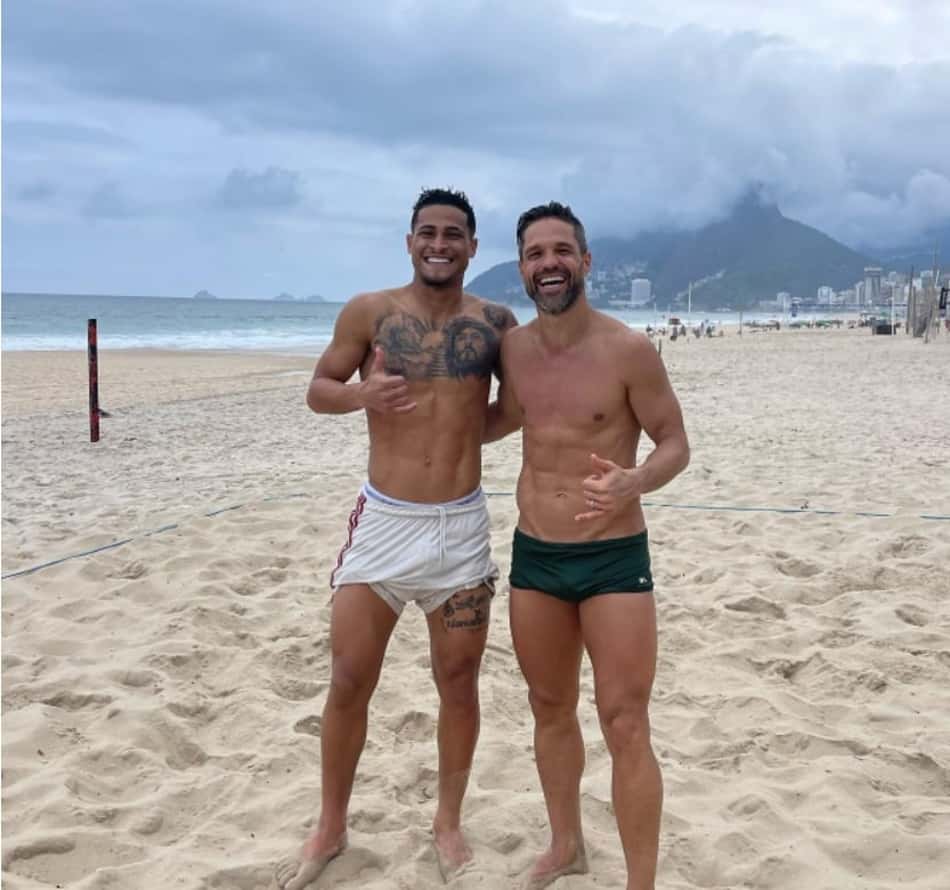 De folga, Diego joga futevôlei com Gomes e diz o porquê a joia do Flamengo o inspira
