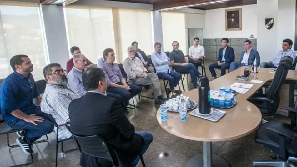 Grupo de vice-presidentes do Vasco cobra maior participação nas negociações com a 777 sobre a SAF