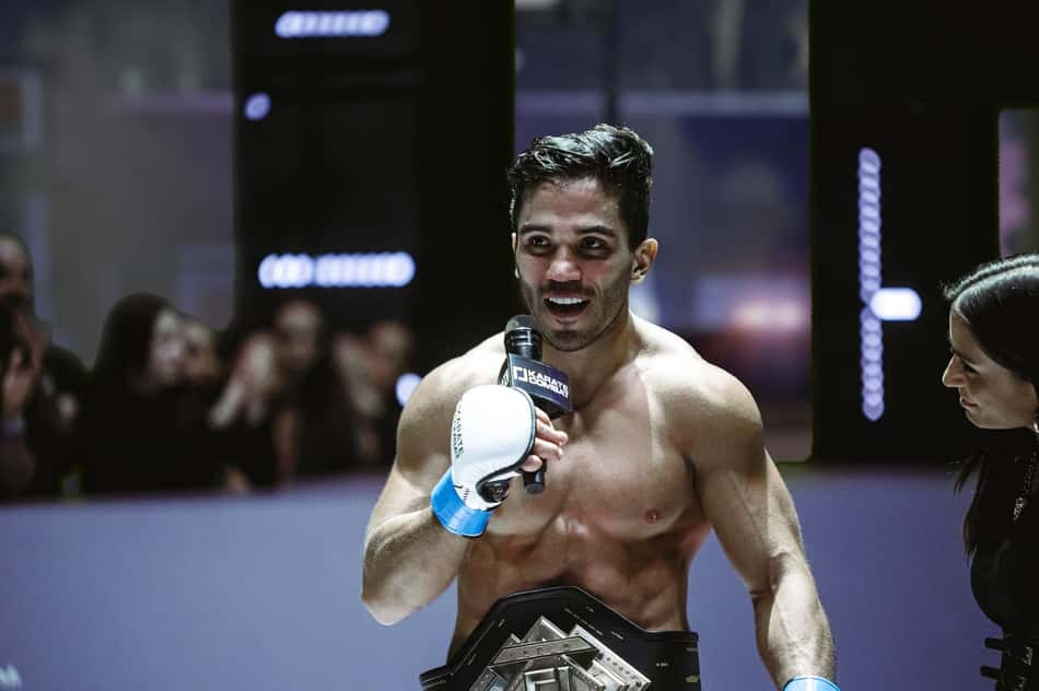 Luiz Rocha nocauteia e se torna o primeiro brasileiro campeão do Karate Combat