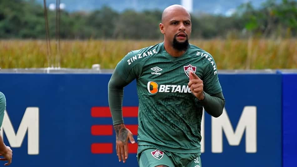 Sem David Braz, Fluminense avalia opções na zaga e posicionamento de Felipe Melo