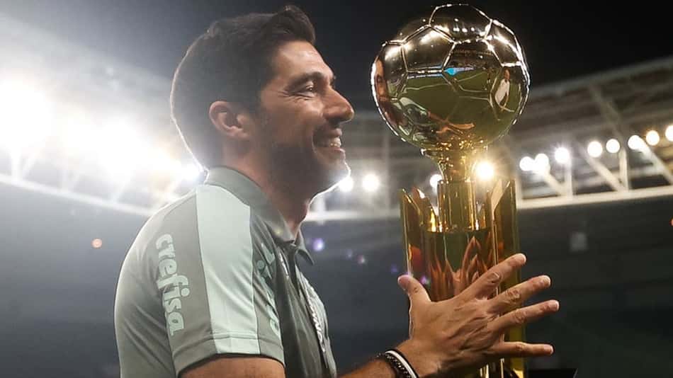 Top no Brasil e sendo premiado em Portugal: Abel Ferreira é valorizado após trajetória no Palmeiras